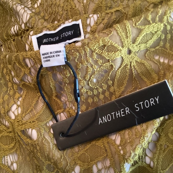 New Another Story floral lace overlay nude lined skirt Size Small - Picture 3 of 10